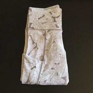 Athleta-Leaf Patterned Cropped Leggings